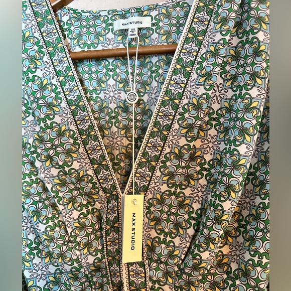 NWT Max Studio V-Neck Short Sleeve Blouse Size XS - Picture 4 of 9